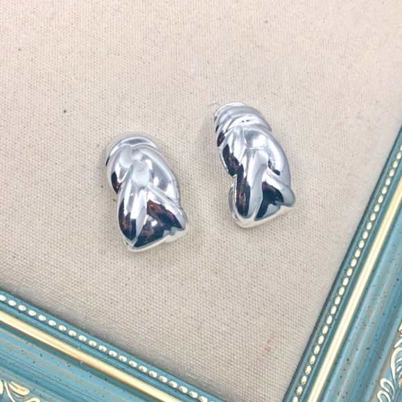 Vintage 80s Braided Silver Clip On Earrings - Picture 2 of 3